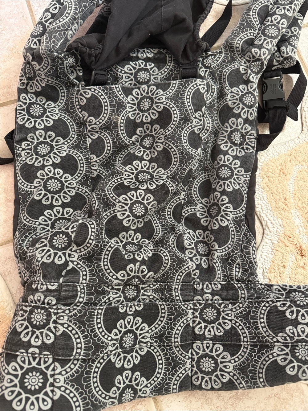 Ergo baby Petunia Pickle Bottom